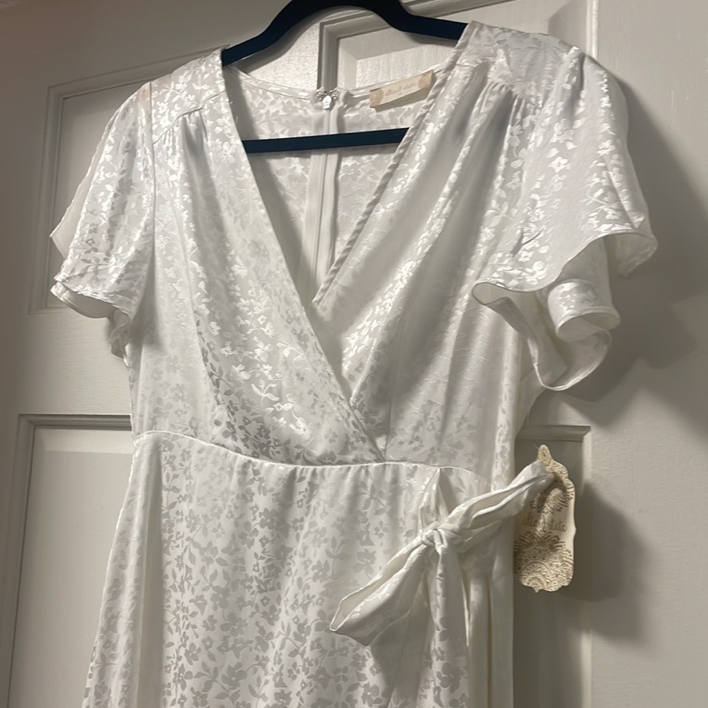 White fake wrap dress. Alter’d state size medium NWT - Picture 3 of 7